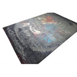Farebný abstraktný koberec...