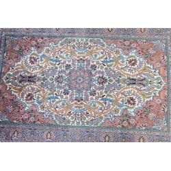 Klasický pestrofarebný koberec Kashmir Rayon