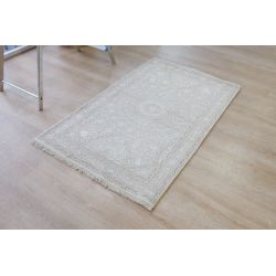 Jednofarebný orientálny koberec Begum 1243 creme