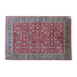 Krásny hodvábny červeno...