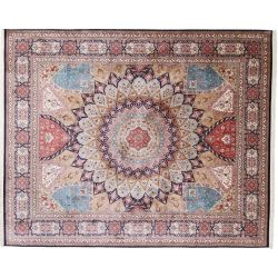 Hodvábny farebný koberec...